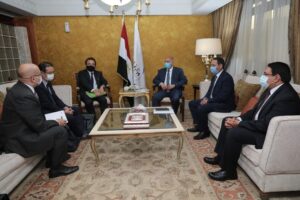 وزير النقل يلتقي المدير الاقليمي بوكالة التعاون الدولية اليابانية (جايكا) 