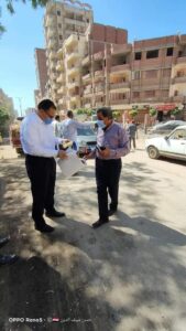 محافظ الشرقية يرافقه رئيس مدينة منيا القمح يتفقدان الوحدة المحلية بسنهوا