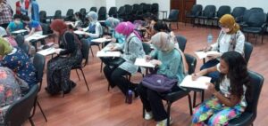 ورش فنية متنوعة بثقافة البحيرة