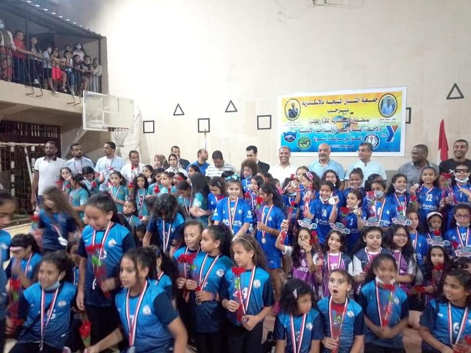 تتويج فرق الطائرة الحاصله