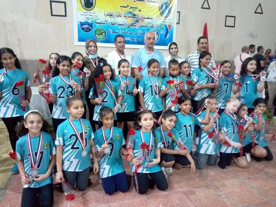 تتويج فرق الطائرة الحاصله