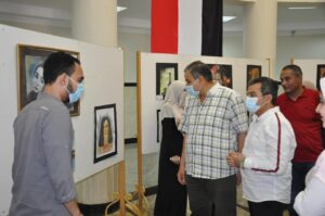 رئيس جامعة كفر الشيخ يفتتح معرض الفنون التشكيلية لطلاب مركز الفنون