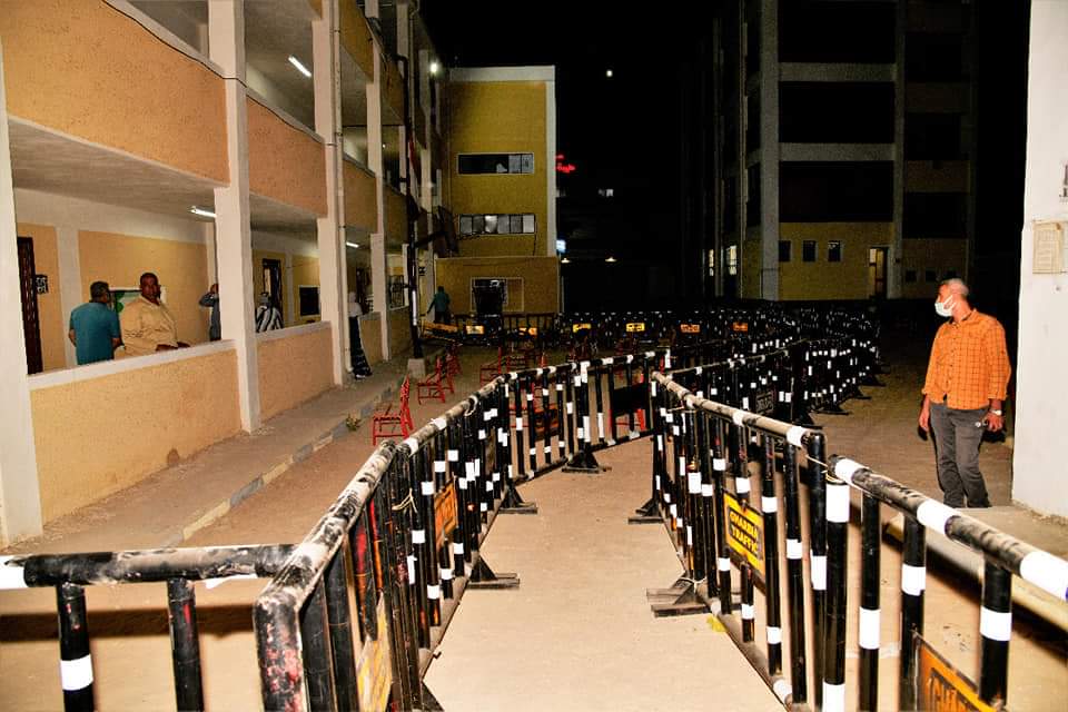 محافظ الغربية يتابع