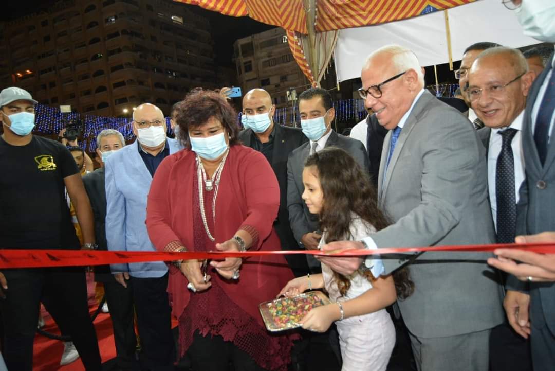 تحت رعاية رئيس