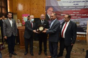 محافظ الأقصر ورئيس الجامعة يفتتحان 