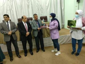 الاحتفاء بالطللب الاوائل  