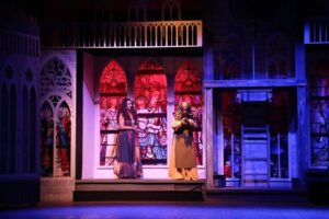 "أحدب نوتردام" 