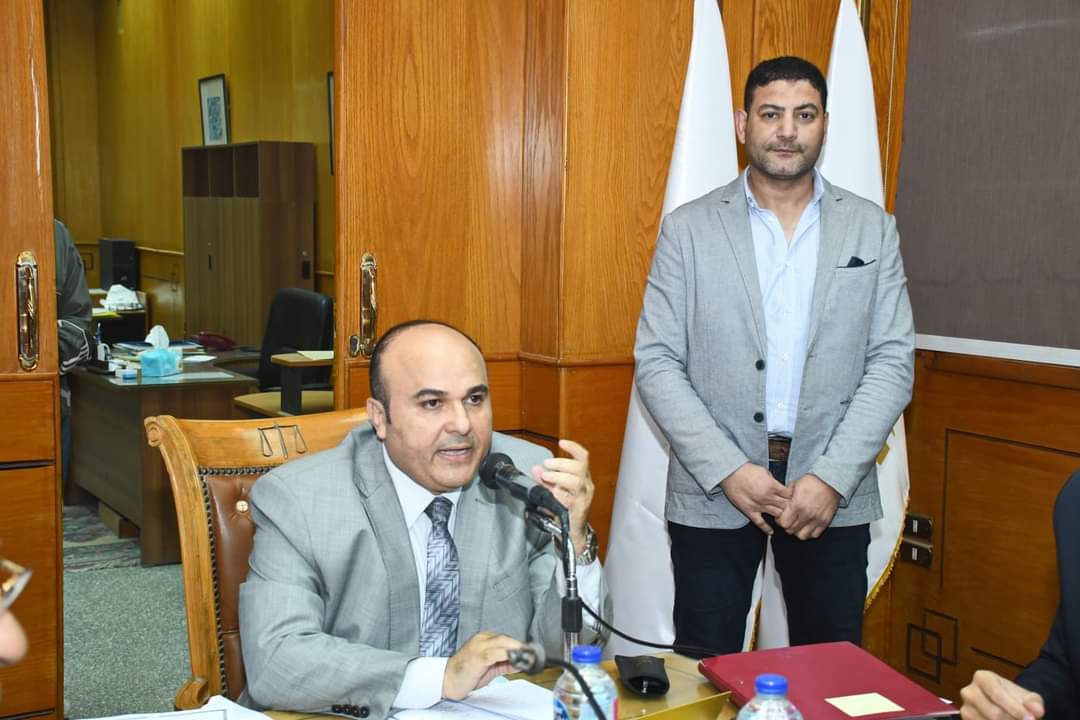 بالصور عميدحقوق 