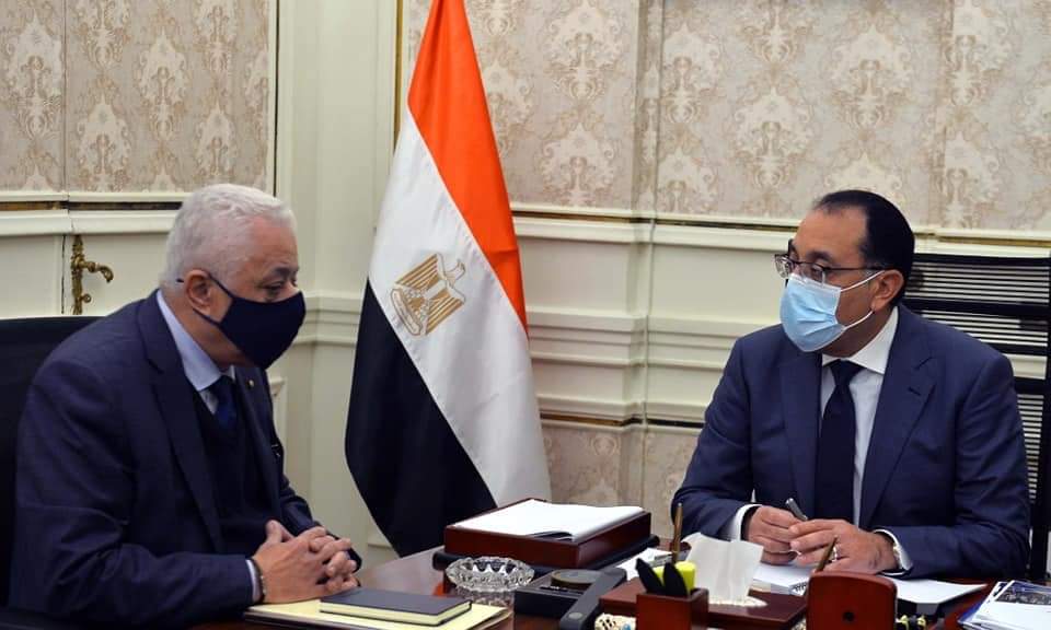 رئيس الوزراء يلتقي 