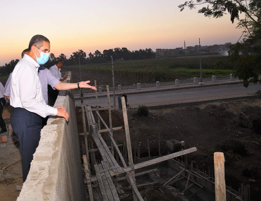 جولة مسائية لمحافظ الغربية لتفقد مشروعات حياة كريمة بنهطاي