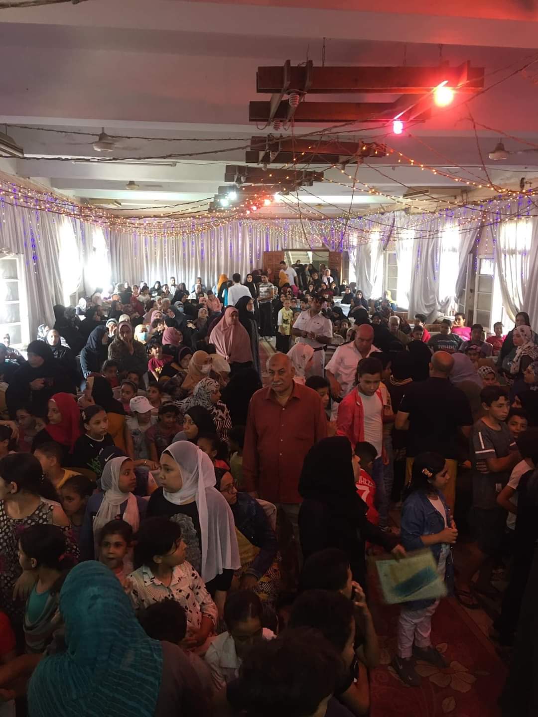 امن دمياط توزيع ٥٠٠ شنطة مدرسية بالمجان ضمن مبادرة كلنا واحد في فارسكور