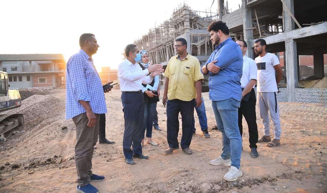 جولة مسائية لمحافظ الغربية لمتابعة مشروعات حياة كريمة بنهطاي